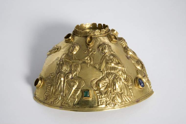 Cover of a gold cup (fragment) Germany, late 12th or early  13th century